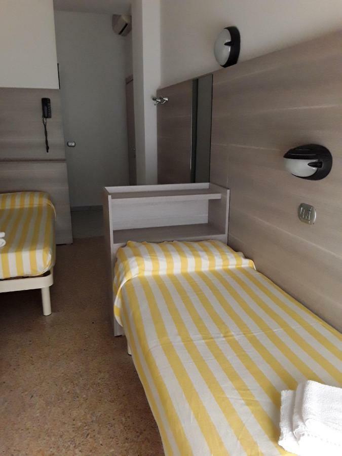 Hotel Elis กัตเตโออามาเร ภายนอก รูปภาพ